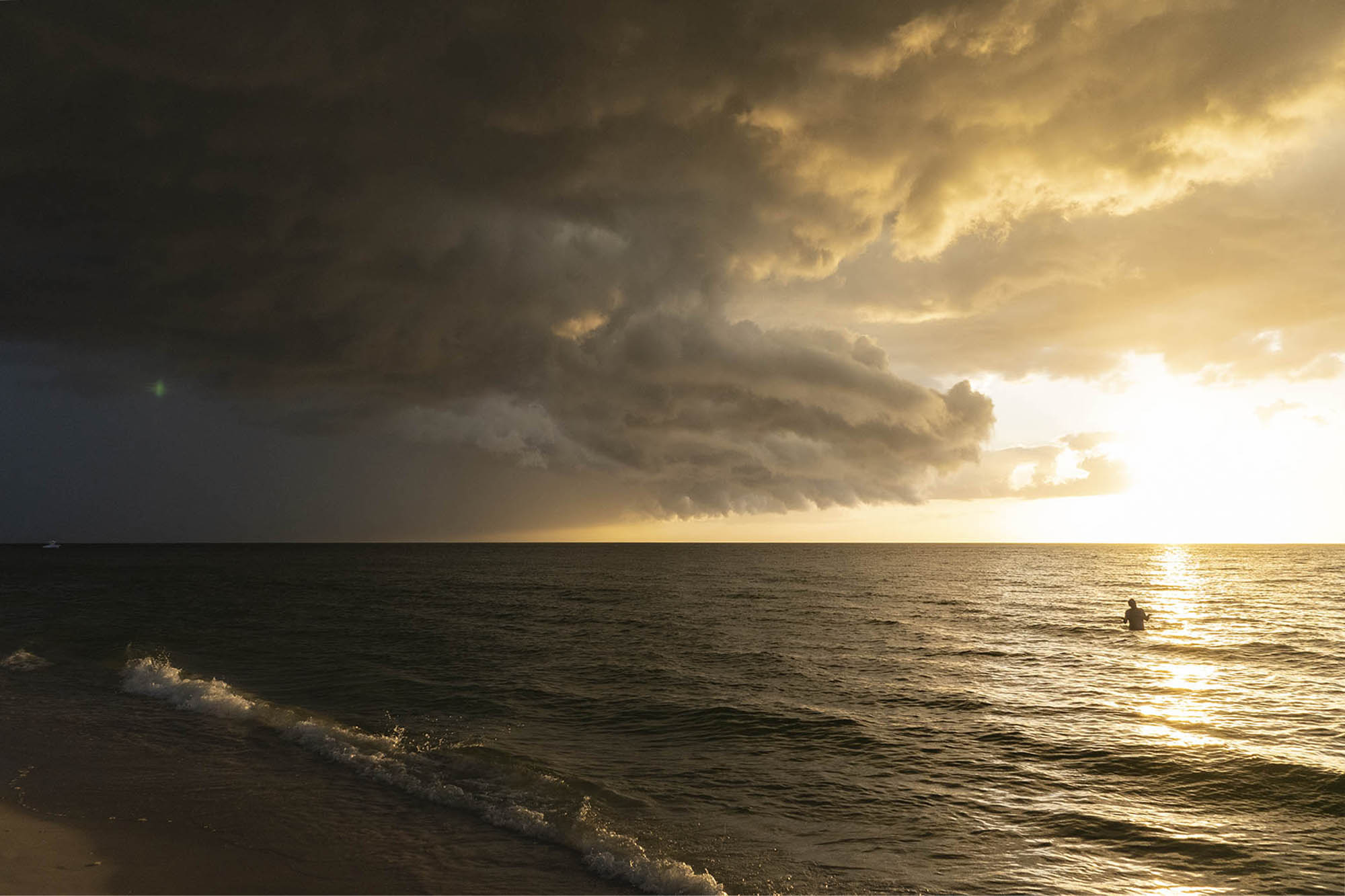 Boat Gulf of Mexico, Naples, Florida