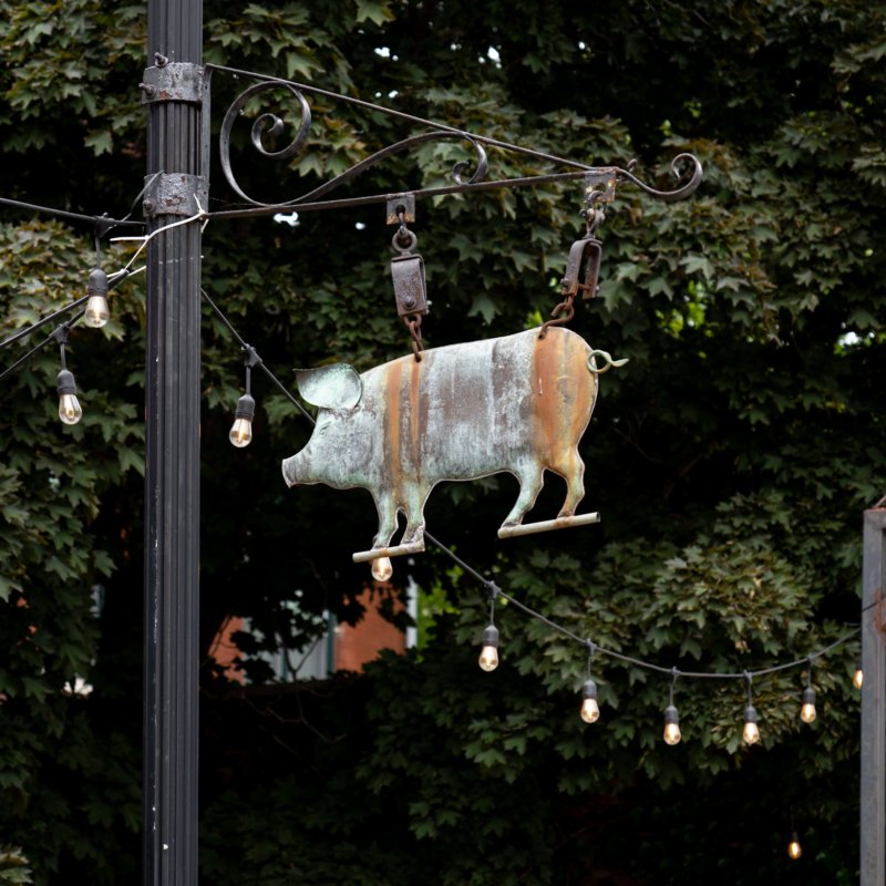 Bourgeois Pig Cafè